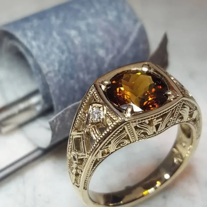 Set with Citrine