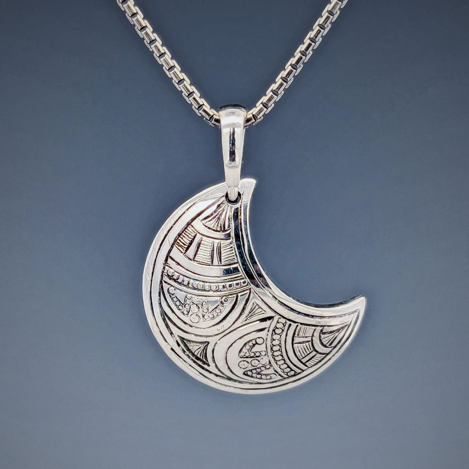 Engraved Moon Deco