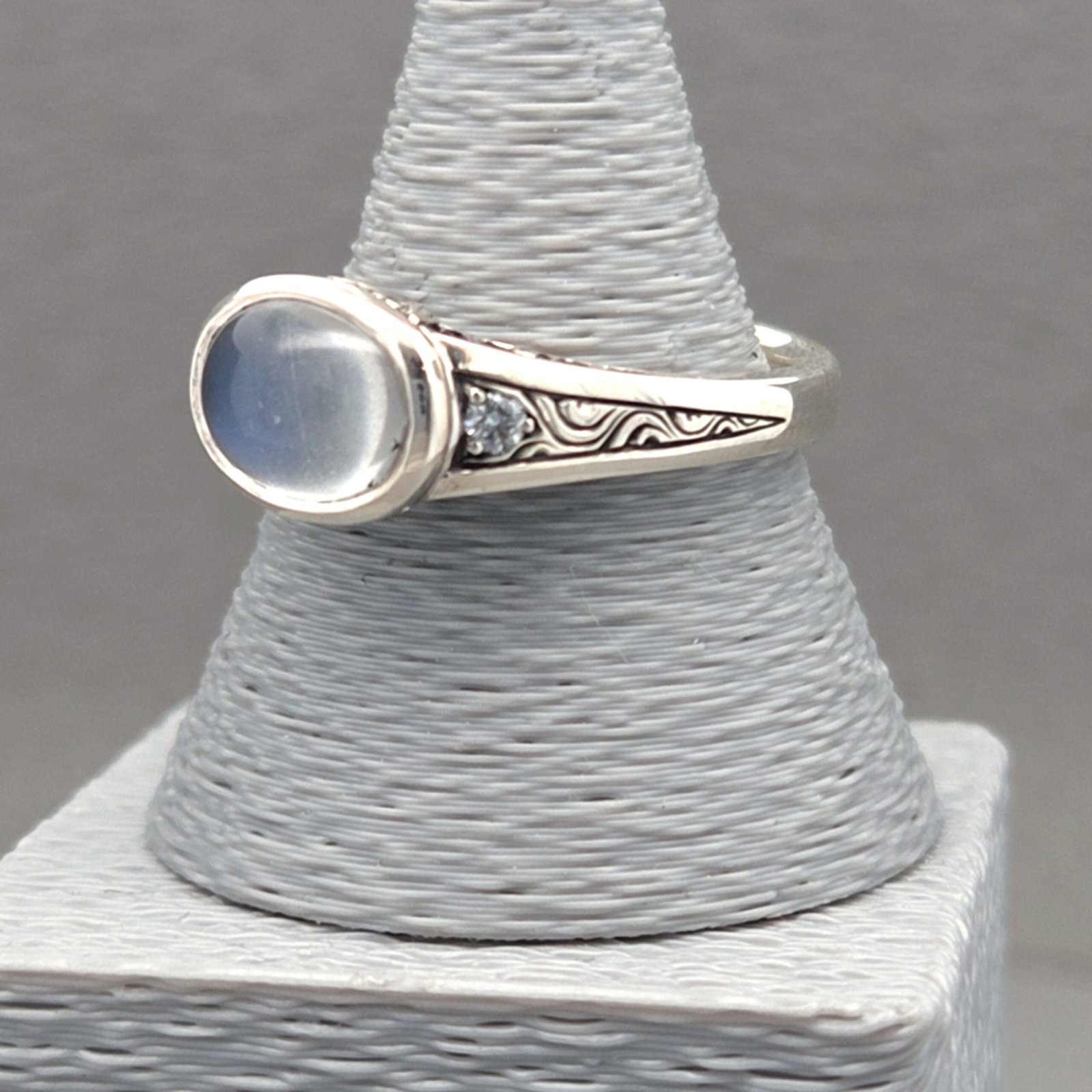 Esther's Lotus in Silver